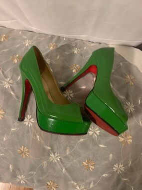 Christian Louboutin Emerald Elegance Peep Toe Platform Heels Size 36 EU